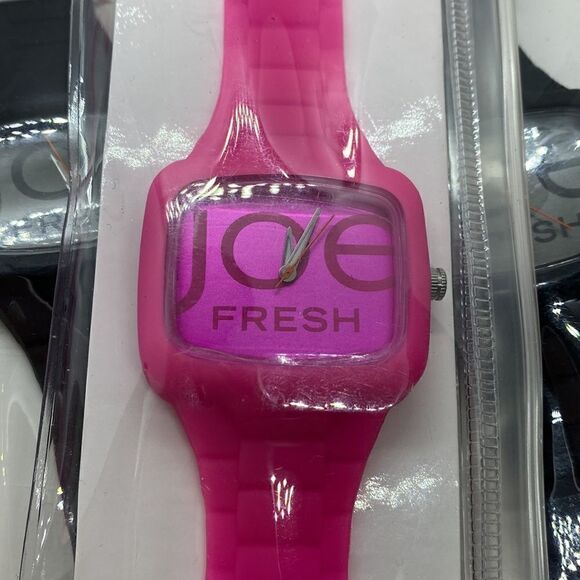 💛 Joe Fresh Silicone Watch - Picture 2 of 5